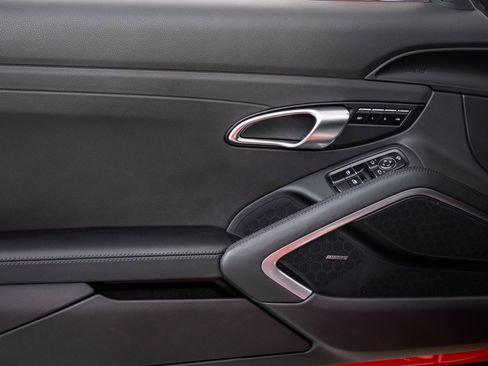 Certified 2025 Porsche 718 Boxster GTS RWD image 6