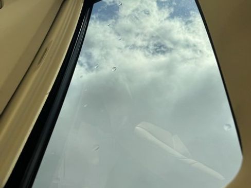 Used 2016 Toyota Avalon Limited image 16