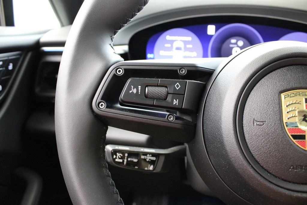 Used 2024 Porsche Macan 4 Electric AWD/4WD image 33