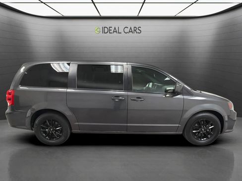 Used 2019 Dodge Grand Caravan GT FWD image 4