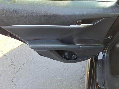 Used 2022 Toyota Camry XSE image 11