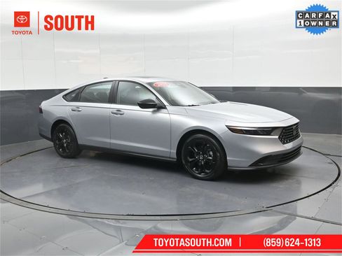 Used 2025 Honda Accord SE image 4