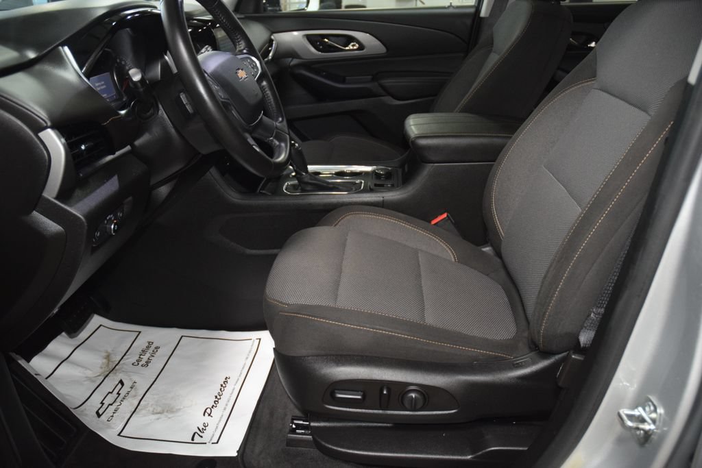 Used 2020 Chevrolet Traverse LT AWD/4WD image 41