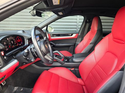 Used 2024 Porsche Cayenne S AWD/4WD image 26