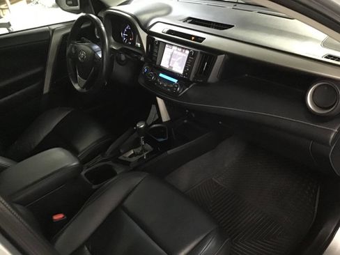 Used 2017 Toyota RAV4 Platinum FWD image 21
