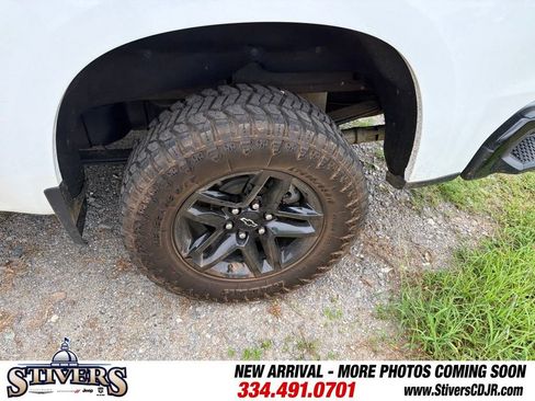 Used 2024 Chevrolet Silverado 1500 Custom Trail Boss AWD/4WD image 5