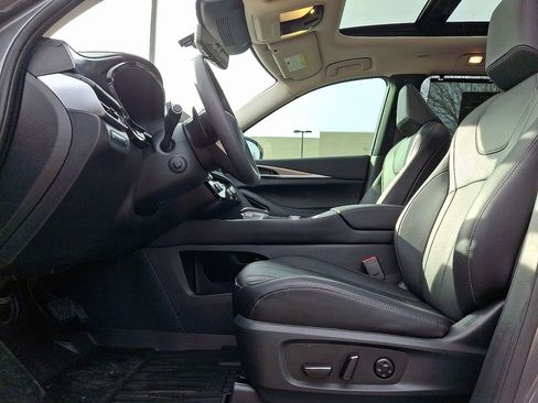 Used 2025 INFINITI QX60 Luxe w/ Vision Package image 14