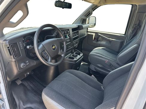 Used 2022 Chevrolet Express 2500 w/ Driver Convenience Package image 28