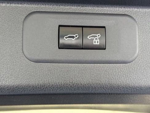 Used 2025 Toyota Grand Highlander AWD image 5