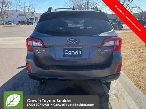 Used 2016 Subaru Outback 3.6R Limited image 6