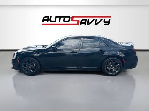 Used 2023 Chrysler 300 S w/ Comfort Group RWD image 4