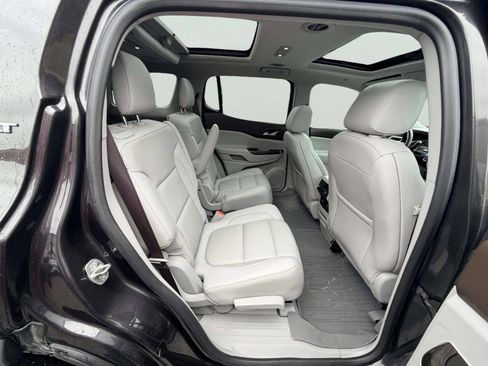 Used 2017 GMC Acadia SLT w/ LPO, Floor Liner Package AWD/4WD image 26