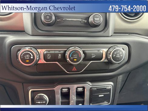 Used 2018 Jeep Wrangler Sport AWD/4WD image 17