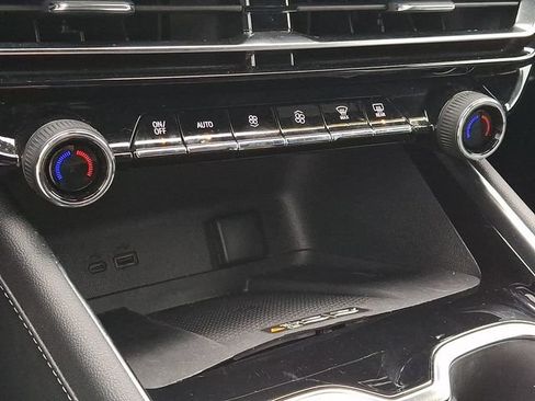 Certified 2026 Chevrolet Traverse LT AWD/4WD image 4