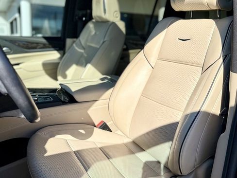 Used 2023 Cadillac Escalade ESV Premium Luxury w/ LPO, Radiant Package image 11