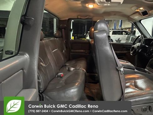 Used 2004 GMC Sierra 2500 SLT w/ Heavy-Duty Power Package AWD/4WD image 29