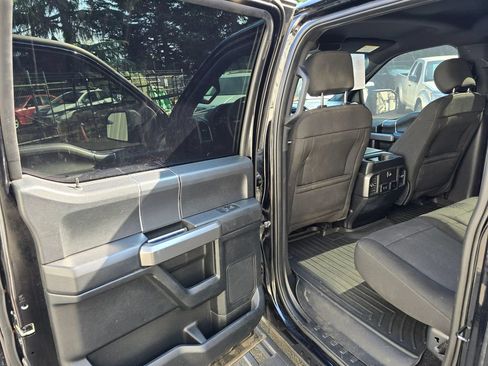 Used 2018 Ford F150 XLT w/ Equipment Group 302A Luxury AWD/4WD image 9