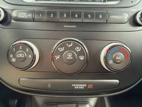 Used 2017 Kia Soul FWD image 23
