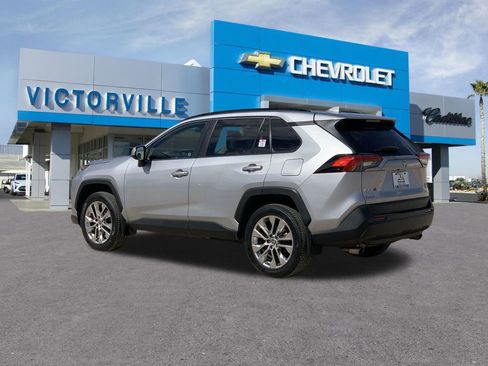 Used 2021 Toyota RAV4 XLE Premium image 7