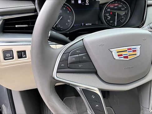 Used 2025 Cadillac XT5 Premium Luxury w/ Technology Package AWD/4WD image 20