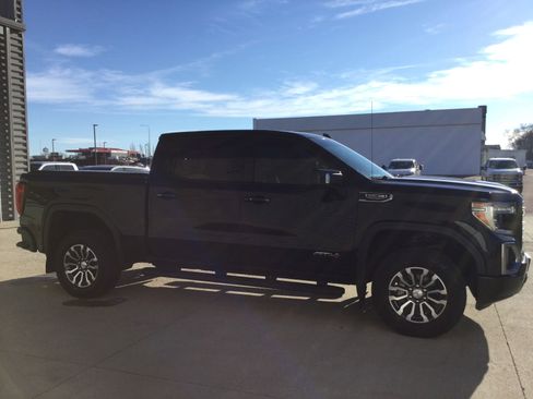 Used 2019 GMC Sierra 1500 AT4 w/ AT4 Premium Package image 3
