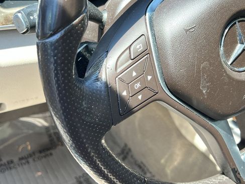 Used 2016 Mercedes-Benz E 350 Sedan image 34
