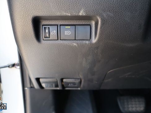 Used 2019 Toyota RAV4 LE FWD image 14