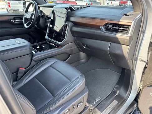 Used 2025 GMC Yukon Denali image 28