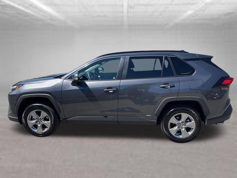 Used 2025 Toyota RAV4 XLE AWD/4WD image 2