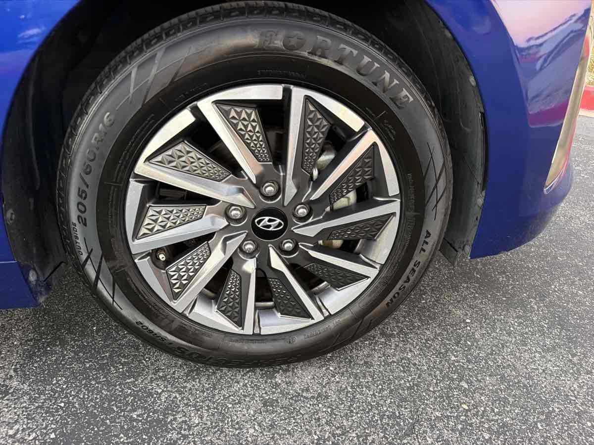 Used 2021 Hyundai Ioniq SE FWD image 35