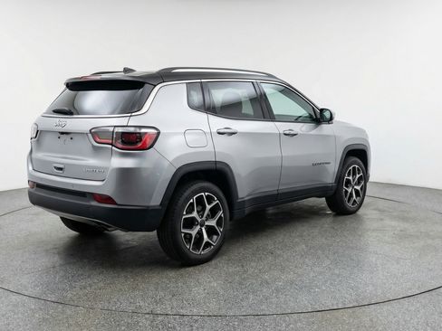 Used 2025 Jeep Compass Limited AWD/4WD image 9