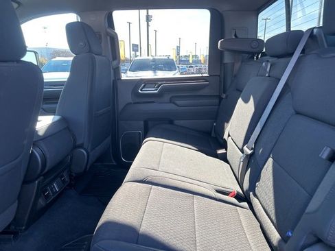 Used 2025 GMC Sierra 2500 SLE w/ Preferred Package image 28