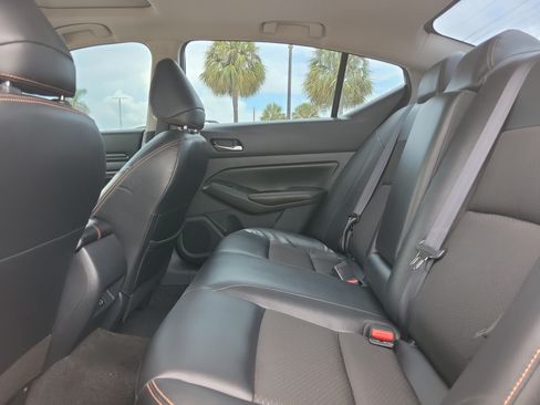 Used 2022 Nissan Altima 2.5 SR w/ Midnight Edition Package FWD image 15