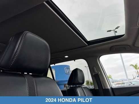 Certified 2024 Honda Pilot Touring image 21