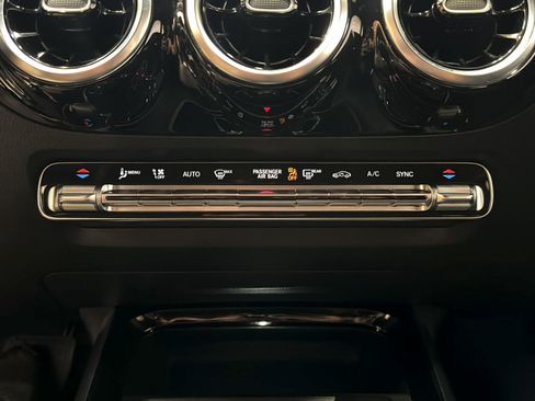 Certified 2025 Mercedes-Benz GLA 250 image 20