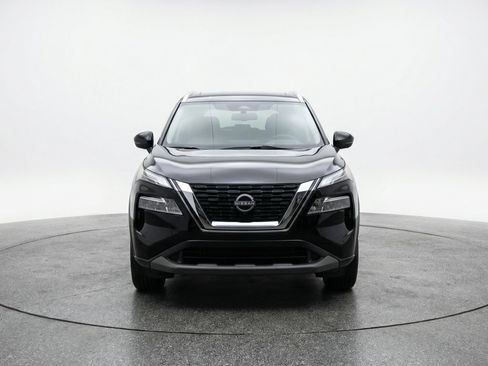 Used 2025 Nissan Rogue SV FWD image 2
