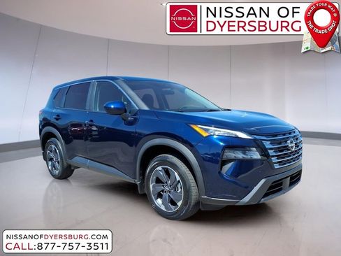 Used 2025 Nissan Rogue SV FWD image 1