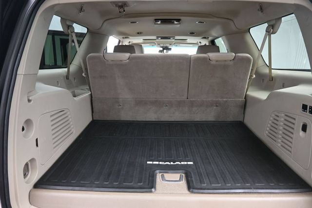 Used 2018 Cadillac Escalade ESV Premium Luxury AWD/4WD image 24