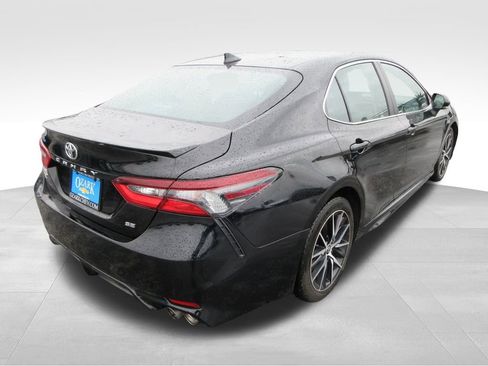 Used 2024 Toyota Camry SE FWD image 5