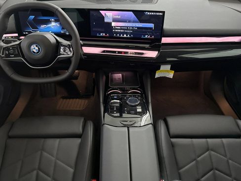 Used 2026 BMW i5 eDrive40 w/ Premium Package image 15