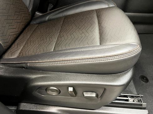 Used 2024 Chevrolet Tahoe High Country image 25