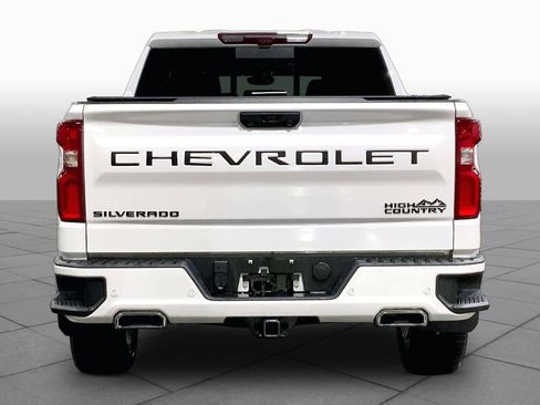 Used 2024 Chevrolet Silverado 1500 High Country w/ High Country Premium Package AWD/4WD image 5