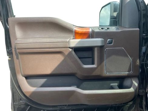 Used 2018 Ford F150 King Ranch w/ Equipment Group 601A Luxury AWD/4WD image 14