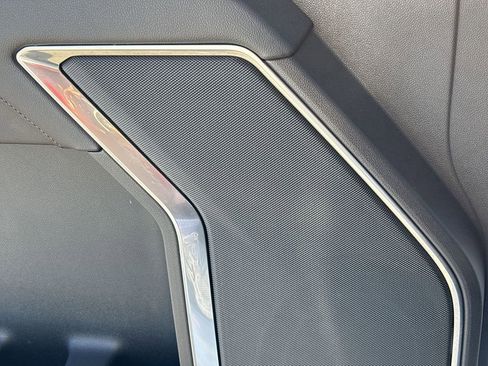 Used 2024 GMC Sierra 2500 SLT image 24