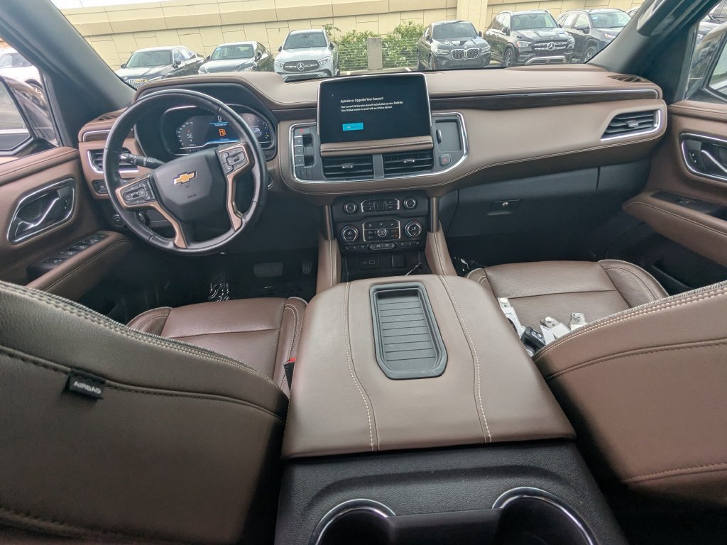 Used 2023 Chevrolet Tahoe High Country RWD image 2