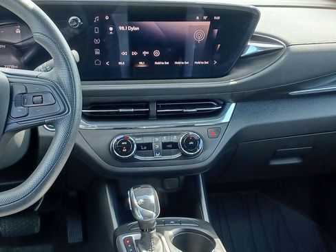 Used 2024 Buick Envista Preferred FWD image 26