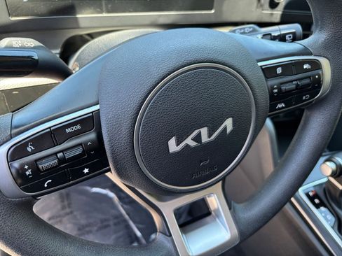 Used 2025 Kia Sportage LX FWD image 25