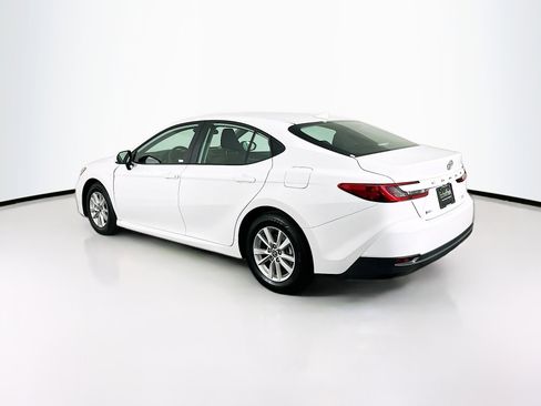 Used 2025 Toyota Camry LE FWD image 5