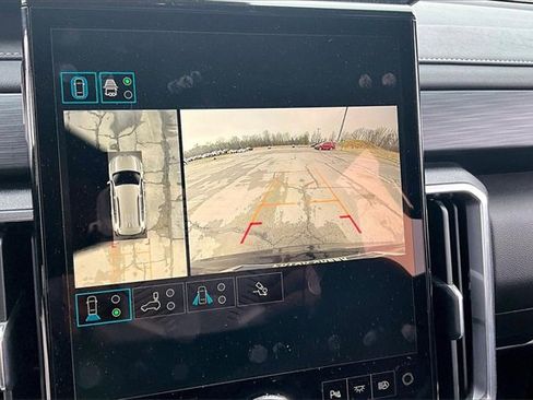 Used 2025 GMC Acadia Elevation image 14