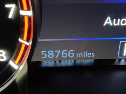 Used 2021 Nissan Altima 2.5 SV image 2